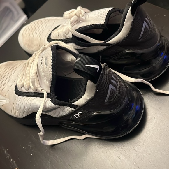 Nike Air Max 270 BIG, bold wraparound Big Kids' Athletic Sporty Shoes US 4.5Y - Picture 5 of 7